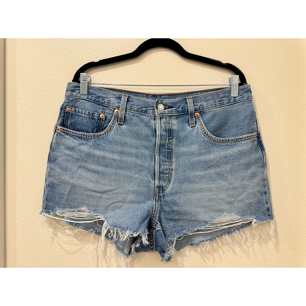Levis 501 Original High Rise Denim Shorts Light Wash Chain Stitch W32